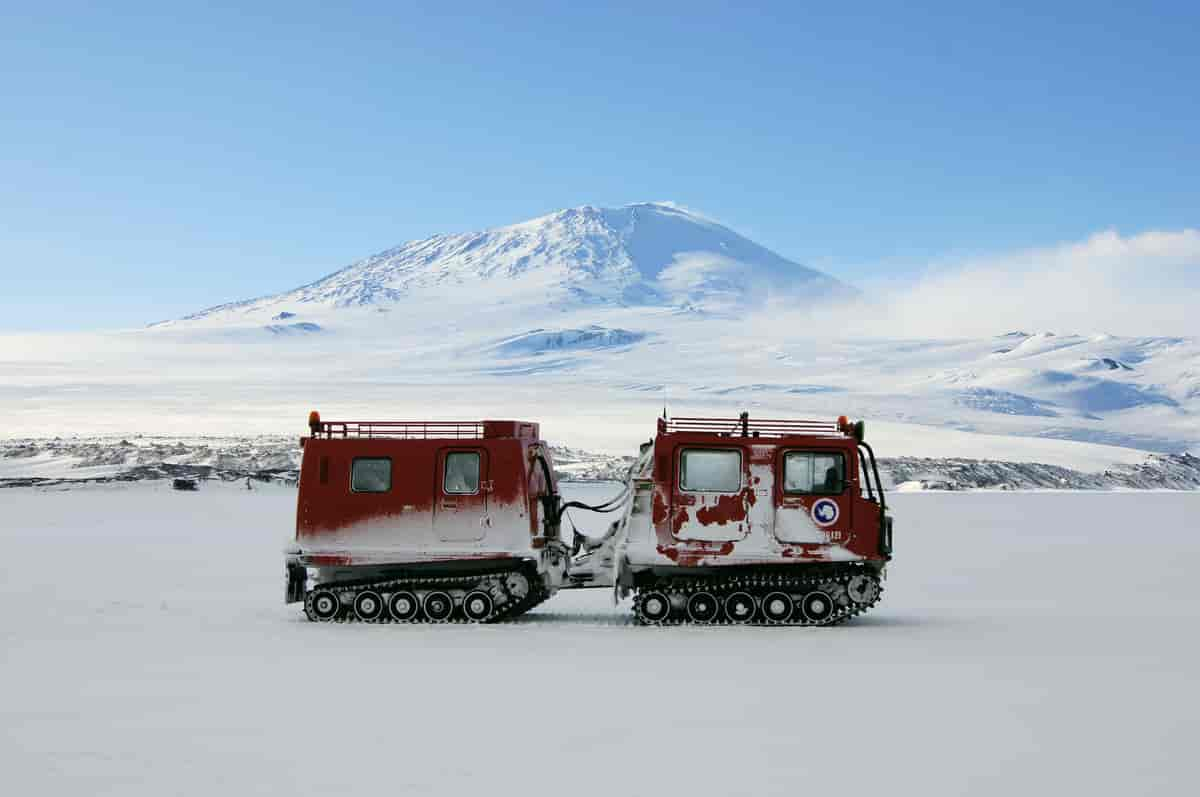 Transport foran Mount Erebus