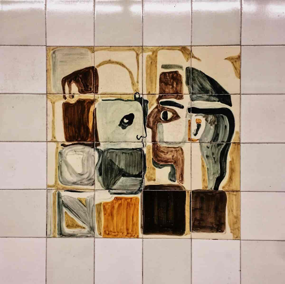 Azulejo på metrostasjonen i Lisboa