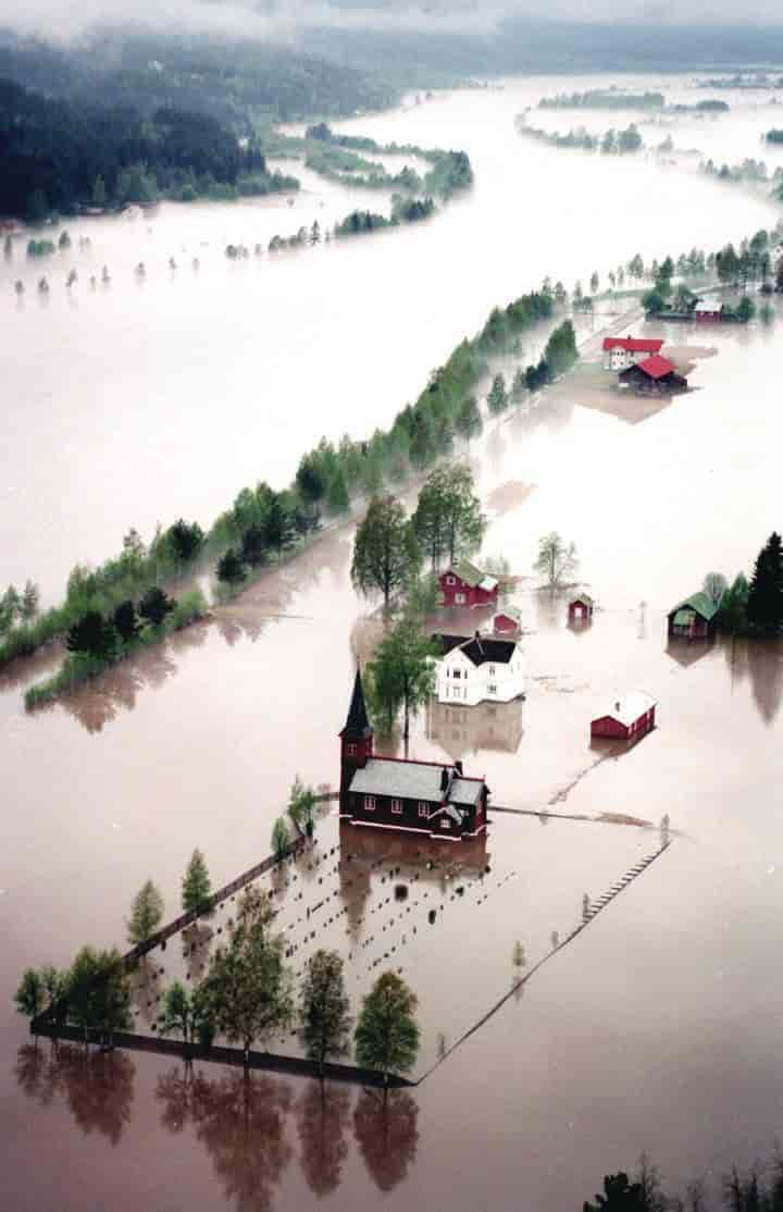 flom (foto, vårflommen 1995)