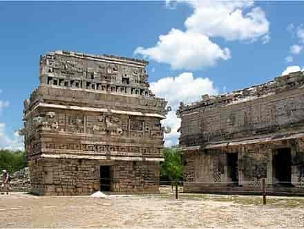 "Kirken" og "Nonneklosteret" I Chichén Itzá.