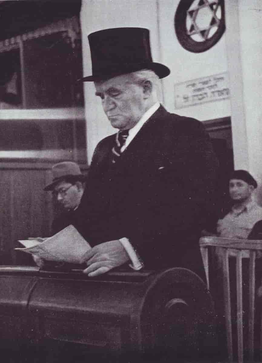 Ben Gurion ber i Yeshurun-synagogen i Jerusalem 1950–52