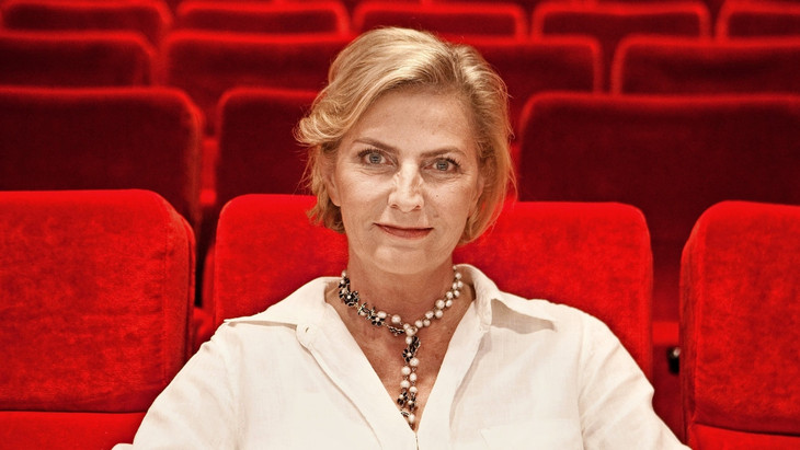 Claudia Dillmann im Kinosaal des Deutschen Filmmuseums