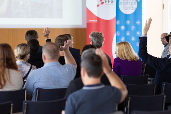 Sprecher:innen bei der Veranstaltung