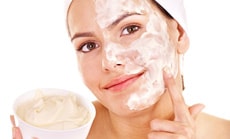 Рецепты скрабов против шелушения на лице