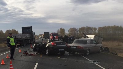 Четыре человека погибли в массовом ДТП под Омском