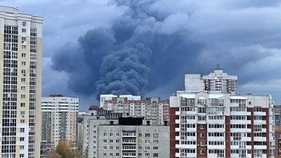 Воздух в районе пожара на Эльмаше все еще загрязнен