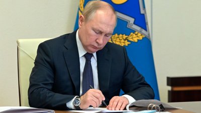 Путин увеличил размер президентских грантов для студентов