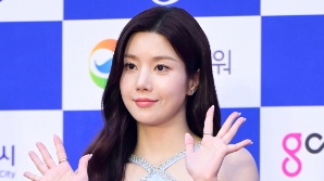 권은비 측 "성희롱·인신공격·사생활 침해 법적 대응, 선처 없을 것"
