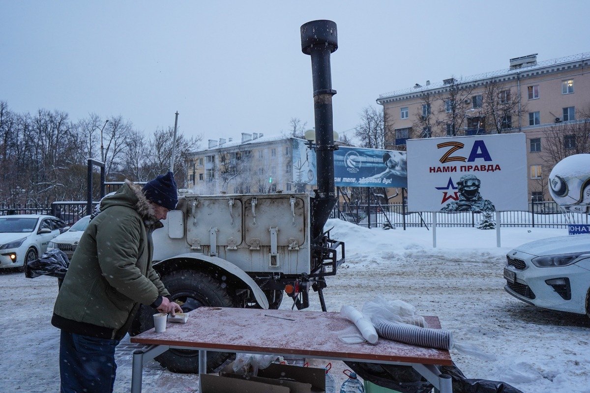 Пункт обогрева. Фото: Анастасия Цицинова / «Новая газета»