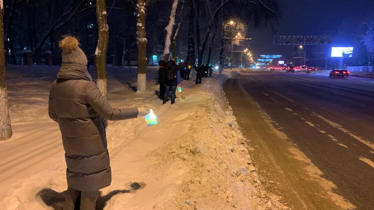 Живая цепь нижегородцев. Фото: Иван Жилин / «Новая газета»