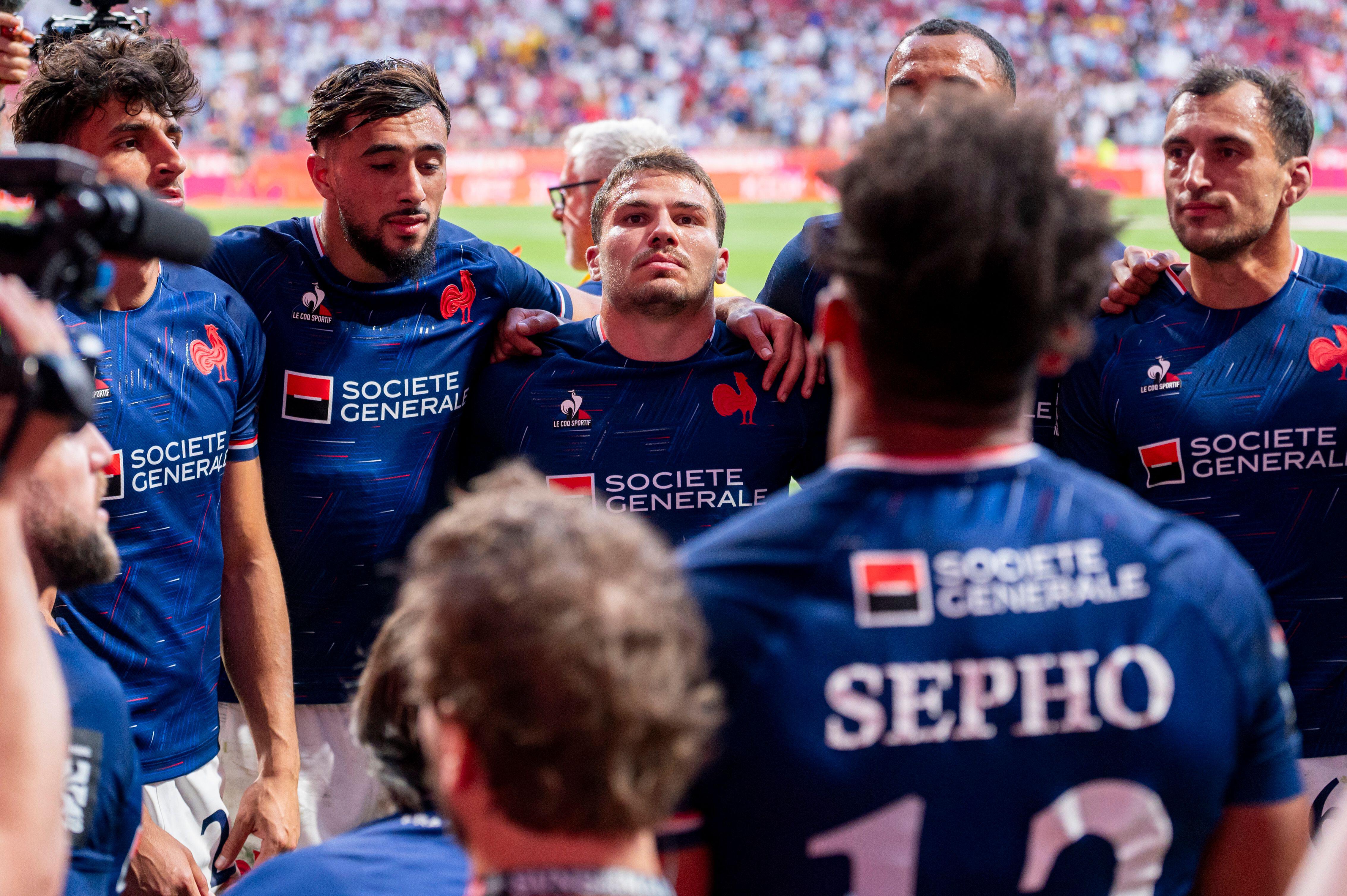 Madrid, Espagne. 1er juin 2024. Antoine Dupont de France (C) avec ses coéquipiers lors du tournoi de rugby à sept de Madrid au stade Civitas Metropolitano le 1er juin 2024 à Madrid, Espagne.