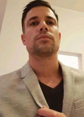 Vasilije, 38, United Kingdom, London