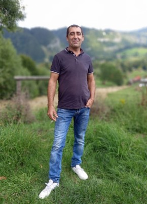 Nelu, 48, Romania, București