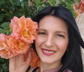 Елена, 34 года, Берасьце