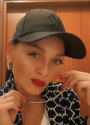 Olga, 40, Repubblica Italiana, Udine