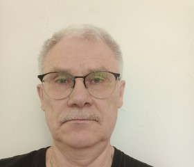 Виталий, 68 лет, Москва