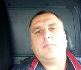 Анатолий, 44 года, Берасьце