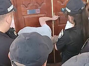 Сторонники «ПЦУ» при содействии полиции захватили храм Украинской Православной Церкви в селе Берездов