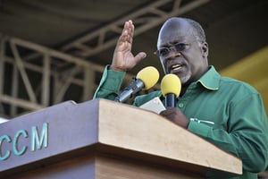 John Magufuli, alors candidat à la présidentielle, s’exprime à un meeting à Dar es-Salaam le 23 octobre 2015 © Khalfan Said/AP/SIPA