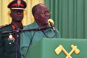 John Magufuli lors d’un rassemblement de campagne, le 27 octobre 2020. © AP/Sipa