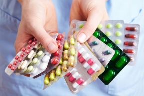 Терапевт Квасова рассказала, безопасно ли покупать аналоги назначенных лекарств