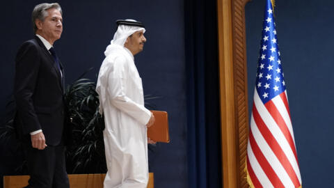 وزير الخارجية الأمريكي ونظيره القطري في الدوحة خلال إحدى جولات بليكن في الشرق الأوسط بعد اندلاع حرب غزة.