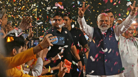 Le Premier ministre indien Narendra Modi célèbre sa victoire aux élections générales, au siège du Bharatiya Janata Party (BJP) à New Delhi le 4 juin 2024.