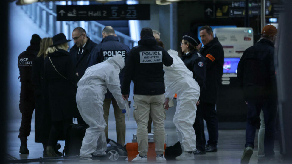 Un homme soupçonné d'avoir agressé à l'arme blanche trois personnes, le 3 février 2024, gare de Lyon à Paris, a été interpellé.