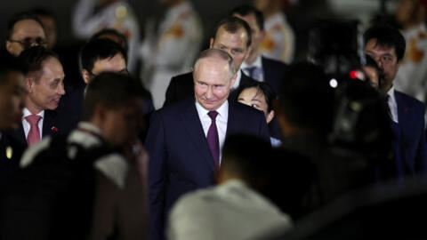 Le président russe Vladimir Poutine photographié à son arrivée au Vietnam, à l'aéroport international de Noi Bai à Hanoï, le 20 juin 2024.