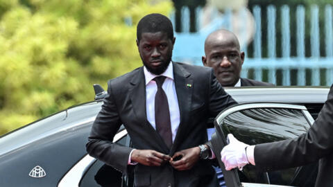 Le président sénégalais Bassirou Diomaye Faye, à son arrivée au palais présidentiel d'Abidjan, le 7 mai 2024, avant de rencontrer le président de la Côte d'Ivoire.