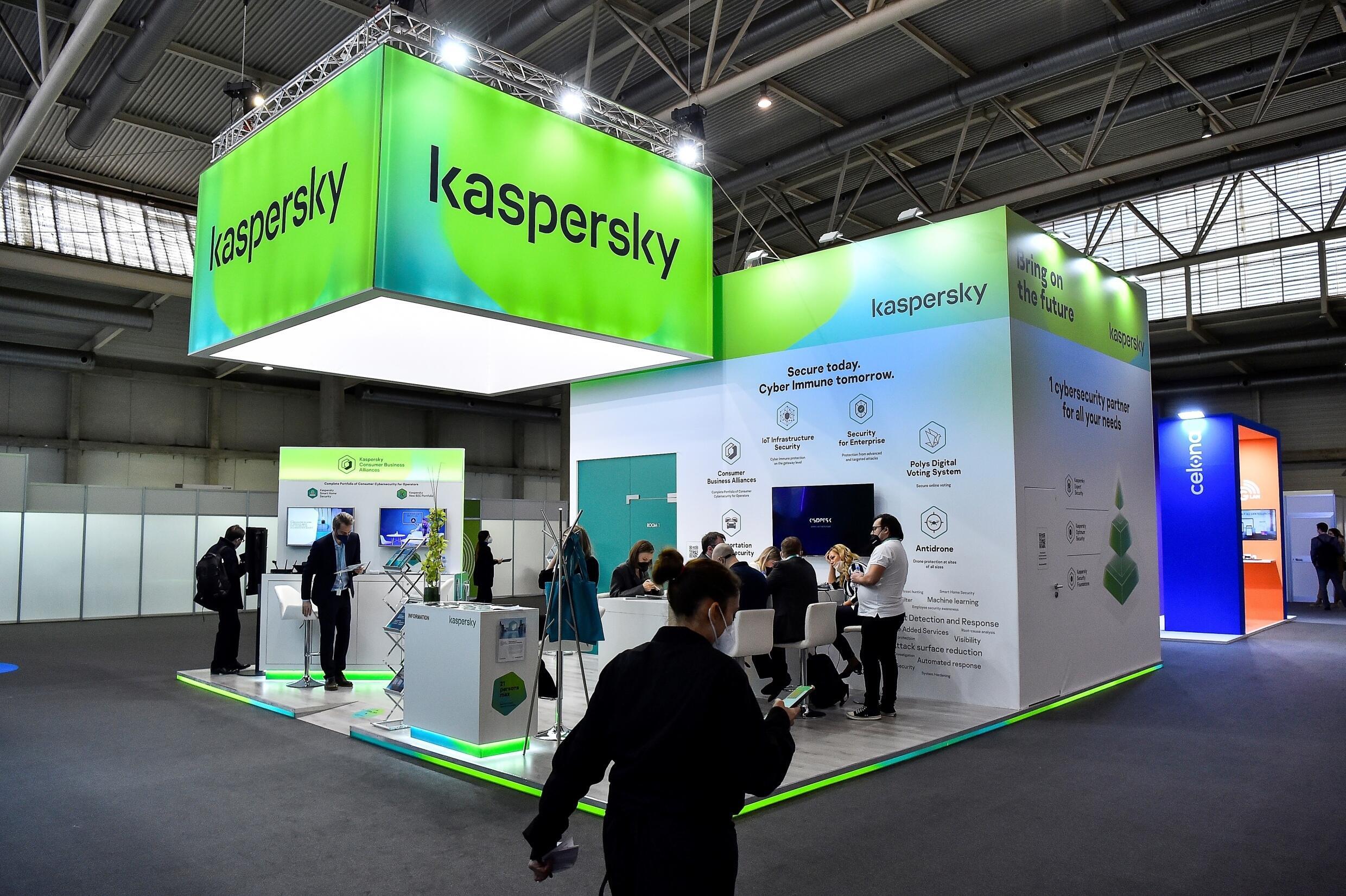 Le stand de la société russe de développement de logiciels antivirus Kaspersky Lab, au Mobile World Congress à Barcelone, le 28 février 2022.