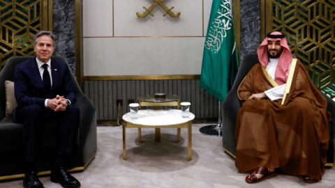 وزير الخارجية الأمريكي أنتوني بلينكن يلتقي ولي العهد السعودي ورئيس الوزراء محمد بن سلمان في جدة بالمملكة العربية السعودية في 20 آذار/مارس 2024.