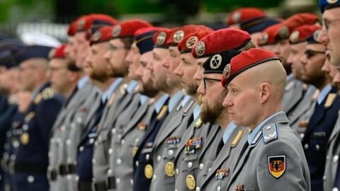 جنود من القوات الألمانية "البوندسوير" خلال حفل تكريم الجنود المنتشرين في مالي. وزارة الدفاع الألمانية، برلين في 11 أبريل/نيسان 2024.