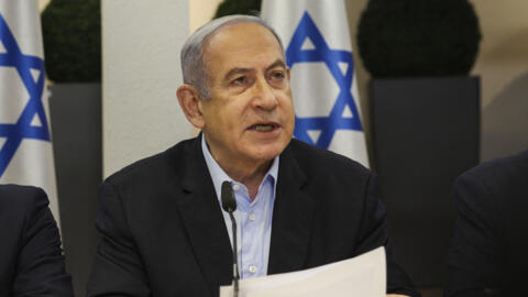 Le Premier ministre israélien, Benjamin Netanyahu, dirige une réunion de cabinet au ministère de la Défense à Tel-Aviv, le 7 janvier 2024.