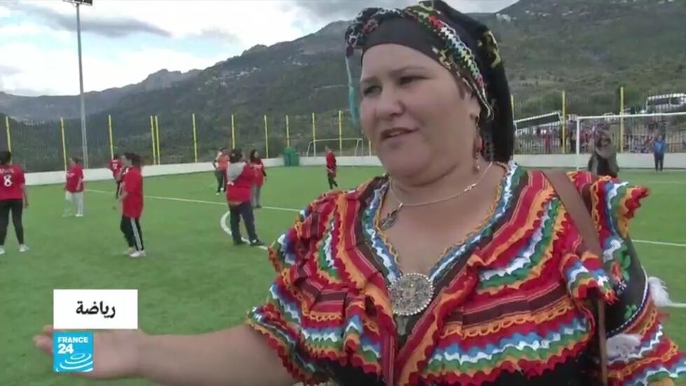 شهدت المباراة حضورا نسويا مكثفا من قبل نساء قرى منطقة القبائل الجزائرية. 