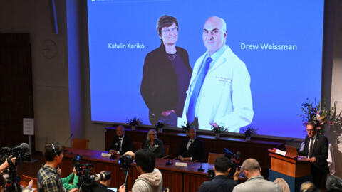 Le prix Nobel de médecine a été décerné à la Hongroise Katalin Kariko et à l'Américain Drew Weissman pour leurs avancées dans le domaine des vaccins à ARN messager, décisives dans la lutte contre le Covid-19.