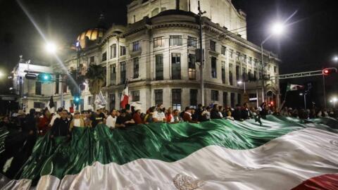 Des manifestants contre la réforme judiciaire se rassemblent devant l'ancien bâtiment du Sénat mexicain, dans la capitale Mexico City, le 10 septembre 2024.