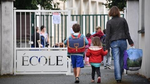 تلاميذ مدرسة ابتدائية في لاروشيل بغرب فرنسا في 4 سبتمبر/أيلول 2017.