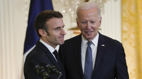 Президенты Франции и США Эмманюэль Макрон и Джозеф Байден (архивное фото: 01/12/2022).