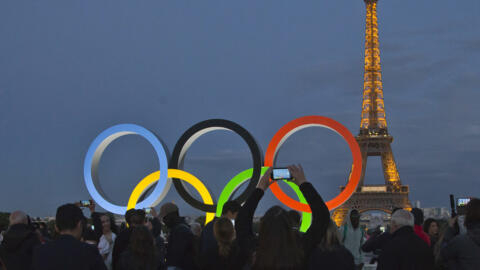 Vòng tròn Olympic được dựng trước tháp Eiffel ngay sau khi thông báo Paris được CIO chọn tổ chức Thế vận hội mùa hè 2024, hôm 14/09/2017.