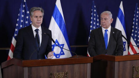 El primer ministro israelí, Benjamín Netanyahu y el secretario de Estado de Estados Unidos, Antony Blinken. en The Kirya, que alberga el Ministerio de Defensa israelí, después de su reunión en Tel Aviv el 12 de octubre de 2023.