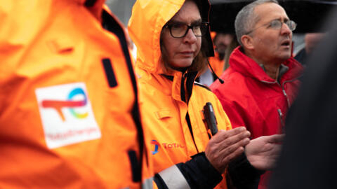 Funcionários da TotalEnergies durante a a greve de Gonfreville-l'Orcher, em 13 de outobro de 2022.