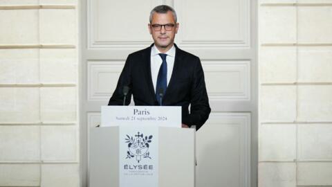 Le secrétaire général de l'Elysée Alexis Kohler annonce la composition du gouvernement français, le 21 septembre 2024.