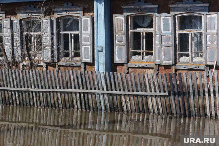 Большая вода начала уходить из Ишимского района