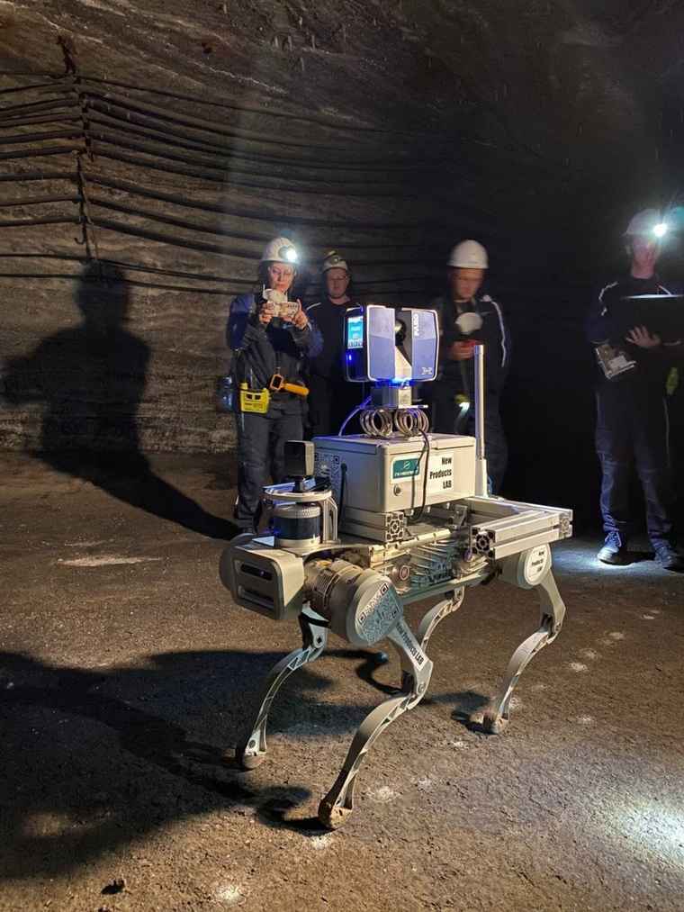 Робособака "Добрыня" проверит опасные места в шахте