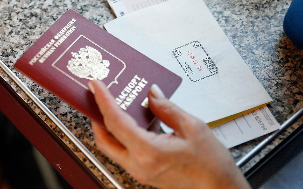 В Госдуму внесли законопроект о проверках загранпаспортов из-за гостайны