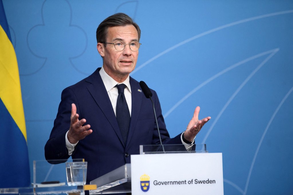 Premier Ulf Kristersson is trying to appease right-wing coalition partners by making certain concessions on the issue of immigration | Photo: Samuel Steen / Reuters