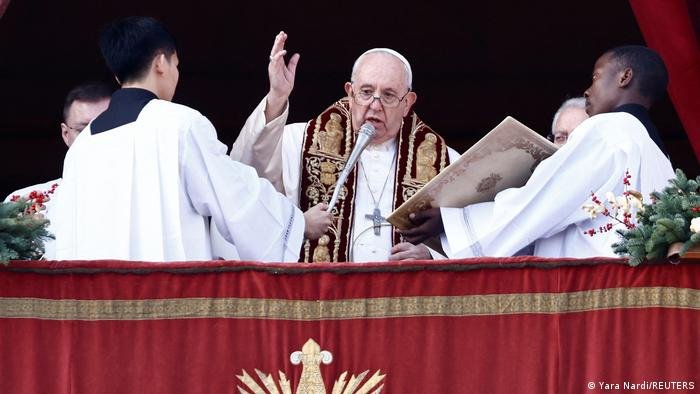 البابا فرنسيس: أصلي من أجل هذا العدد الكبير من الضحايا في غرق القارب(قبالة كالابريا في إيطاليا) ولأسرهم ولمن نجوا