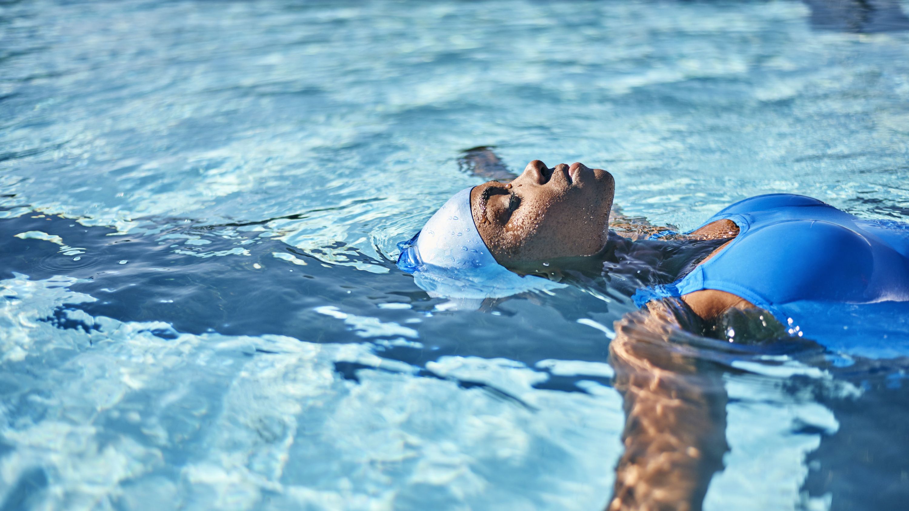 So viele Kalorien verbrennst du beim Schwimmen