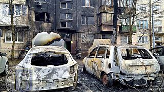 Auf diesem von Serhii Popko, dem Leiter der Militärverwaltung der Stadt, zur Verfügung gestellten Foto sind nach russischen Angriffen in Kiew, Ukraine am 21. März.